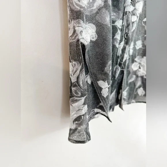 NY & Co. Sheer Floral Monochrome Button Down - Size: Large - Picture 7 of 7
